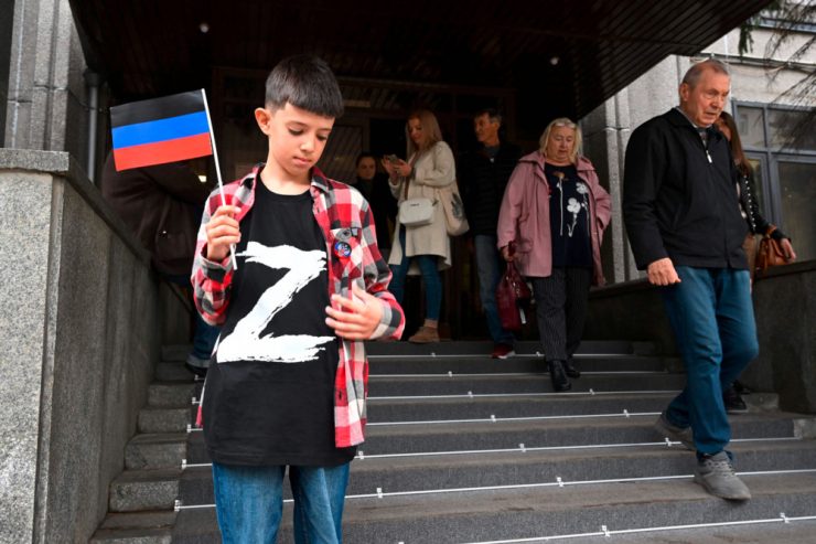 Ukraine-Krieg / Russlands Referenden: Wenn die mobile Urne mit der Kalaschnikow kommt