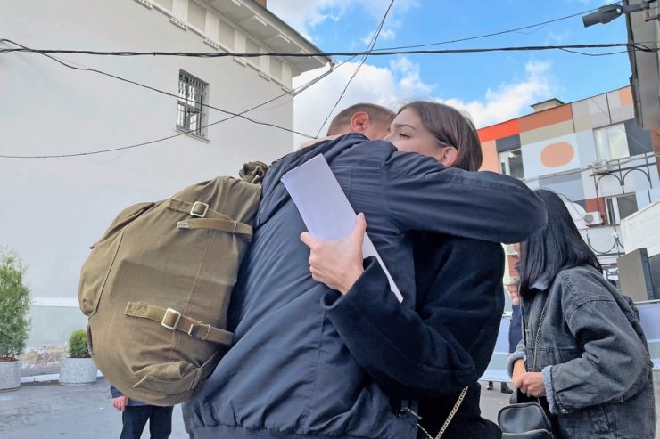 Russland / „Sag’ Julchen, dass ich sie liebe“ – Szenen aus einem Einberufungsamt in Moskau