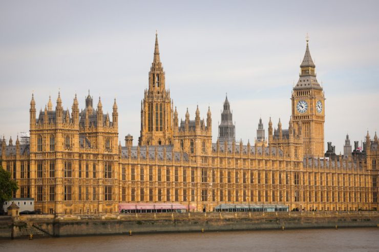 Großbritannien / Neue Regierung löst Schockwellen aus