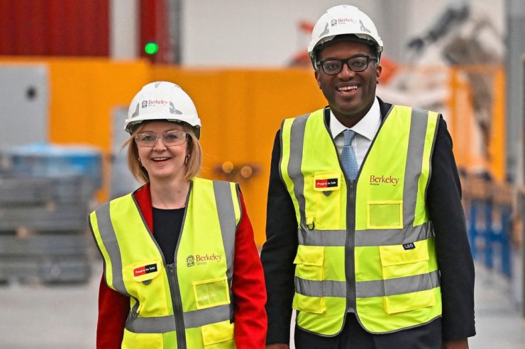 Großbritannien / Premierministerin Liz Truss steckt in großen Schwierigkeiten