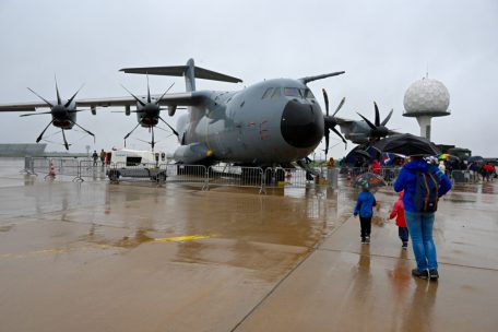 Findel / 4.000 Besucher entdecken Tanker, Transporter und Co. bei den „Luxembourg Defense Open Air Days“