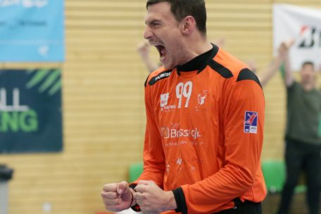 Der 25-Jährige feiert seine Paraden