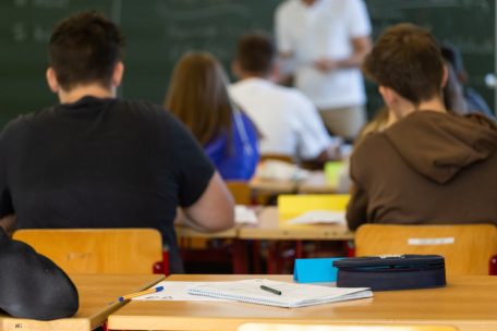 Vor allem leistungsschwächere Schüler müssen in Krisenzeiten besser unterstützt werden, gibt die OECD zu bedenken