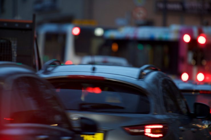 Luxemburg / Gewalt auf der Autobahn: Drängler schlägt Fenster ein und knüpft sich Autoinsassen vor