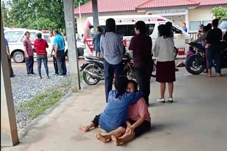 Schusswaffen und Messer / Massaker in Kita: Ex-Polizist tötet mehr als 30 Menschen in Thailand