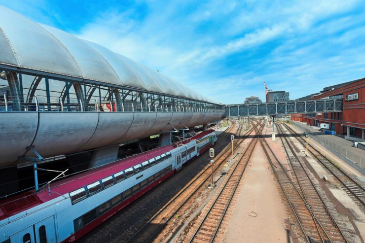 Zwölf neue Petitionen / Forderungen: Benutzung des öffentlichen Transports und der Autobahnen soll nicht mehr gratis sein