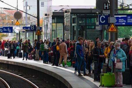 Infrastruktur / Zug-Chaos im Norden Deutschlands: Bahn wird Ziel von Sabotage