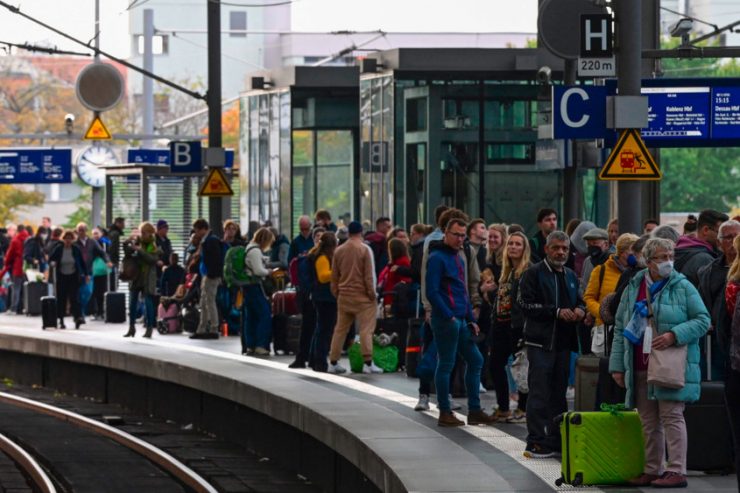 Infrastruktur / Zug-Chaos im Norden Deutschlands: Bahn wird Ziel von Sabotage