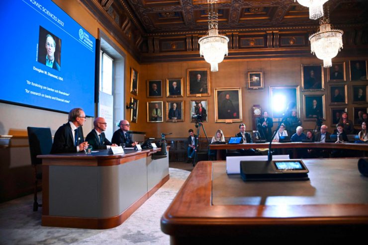 Analyse zu Banken und Finanzkrisen / Wirtschaftsnobelpreis für Ex-Fed-Chef Bernanke und zwei weitere US-Forscher