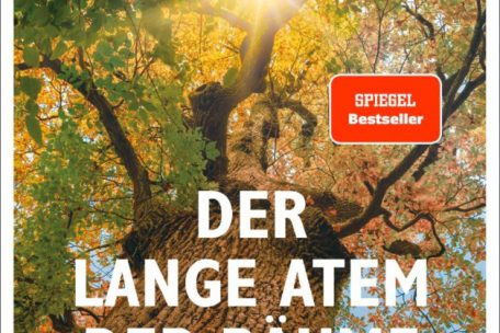 (1) Peter Wohlleben<br />
„Der lange Atem der Bäume: Wie Bäume lernen, mit dem Klimawandel umzugehen<br />
– und warum der Wald uns retten wird, wenn wir es zulassen“<br />
Ludwig Verlag, München 2021<br />
256 S., 22,00 Euro