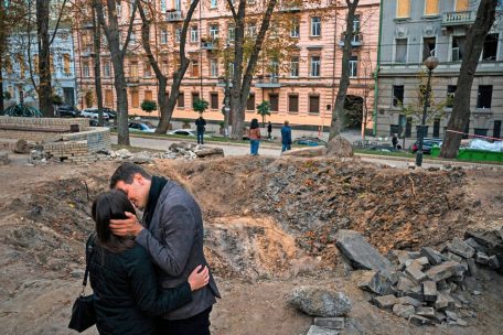 Ukraine-Krieg / G7 sichern der Ukraine weitere Finanzhilfen zu – Russland beschießt erneut zivile Infrastruktur