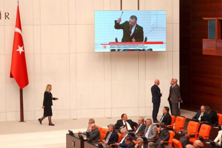 Umstrittenes Gesetz  / Türkei führt Haftstrafen für Verbreitung von „Falschnachrichten“ ein