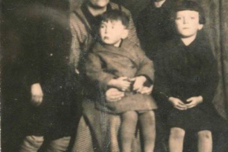 Familienfoto von Rischa Sessler mit Simon, Rachel, Bernard und Helene auf ihrer Anmeldeerklärung in Luxemburg-Stadt 1931