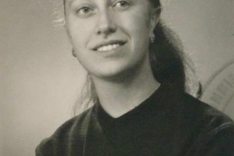 Foto der 19-jährigen Studentin Betty Hirschbein auf ihrem Antrag zur Erneuerung der Fremdenkarte in Luxemburg im Oktober 1959