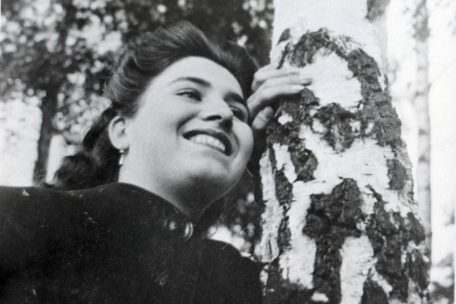 Foto der 19-jährigen Sophie Schlang (ca. 1941)