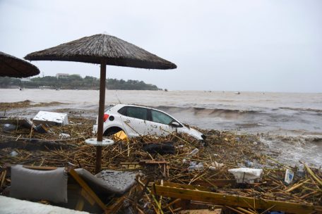 Schweres Unwetter / Jahrhundertregen auf Kreta fordert zwei Menschenleben