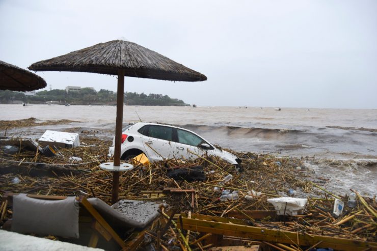 Schweres Unwetter / Jahrhundertregen auf Kreta fordert zwei Menschenleben