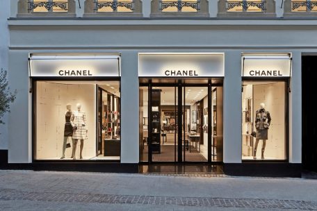 Die neu eröffnete Chanel-Boutique in der rue Philippe II in der Oberstadt