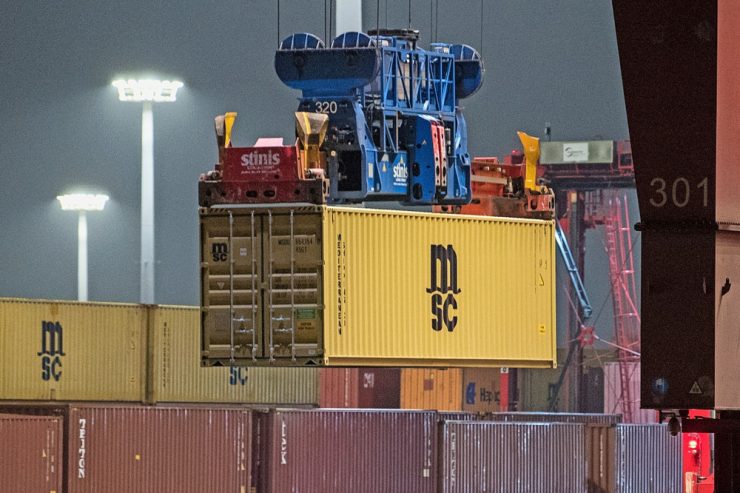 Weltwirtschaft / Europas Handelsbilanz leidet unter den Folgen des Krieges