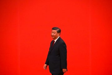 Peking / Xi Jinping verstärkt Griff über China – Neues Führungsteam überrascht