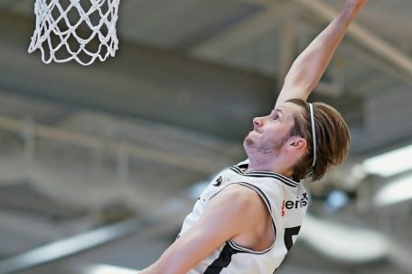Basketball / Steve Lanners bleibt mit dem T71 Düdelingen auch im Duell mit seinem Bruder ungeschlagen