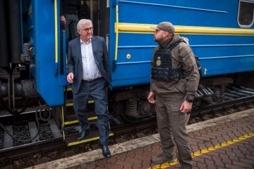„Ein Bild machen“ / Steinmeier bekundet mit Besuch in der Ukraine Solidarität Deutschlands