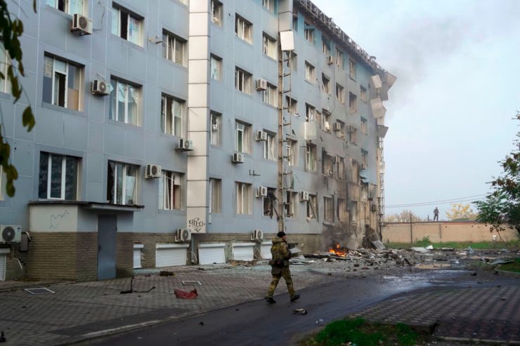 Ukraine-Krieg / Moskau beharrt auf seiner Behauptung, Kiew plane den Einsatz einer „schmutzigen Bombe“