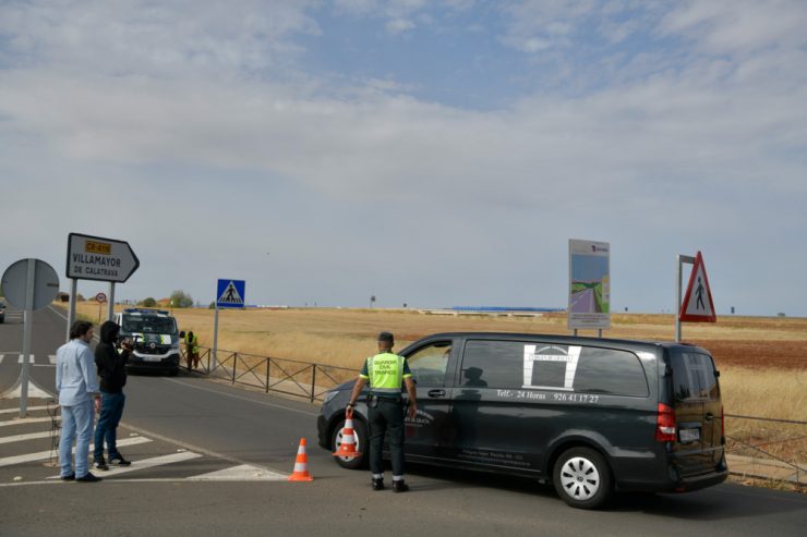 Jagdgewehr / Medien: Mann in Spanien feuert auf Fahrzeuge – drei Tote