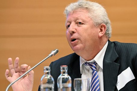 Justiz / Roy Reding, Jurist und ADR-Abgeordneter, drohen 18 Monate Gefängnis