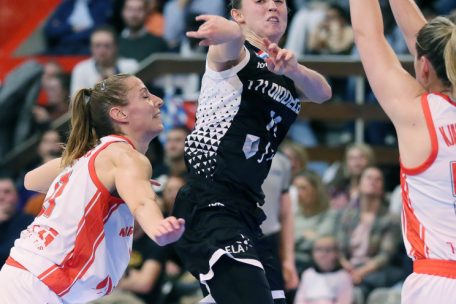 Hauptgrund f&uuml;r den Erfolg gegen Namur war f&uuml;r Catherine Mreches (in Schwarz) das D&uuml;delinger Kollektiv