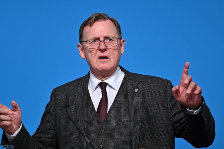 Deutschland / Die Linke kämpft ums Überleben