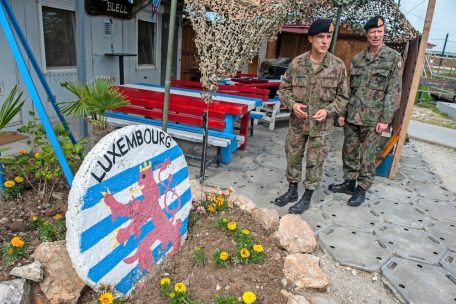 Großherzog Henri unterstützt „seine“ Soldaten mit regelmäßigen Besuchen vor Ort