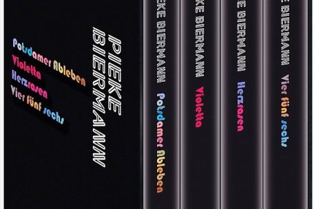 Pieke Biermann: Das Berlin-Quartett<br />
Vier Bände in einem Schuber<br />
Argument Verlag mit Ariadne, Hamburg 2021<br />
1.000 S., 50,00 Euro