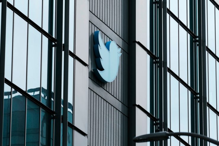 Soziale Medien / Musk droht abtrünnigen Twitter-Werbekunden