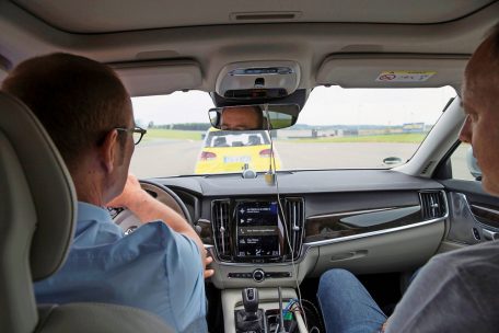 Im Fahrzentrum werden den „Schülern“ bei praktischen Übungen immer wieder die Konsequenzen eines eventuellen Fehlverhaltens vor Augen geführt