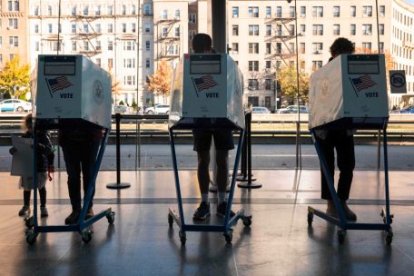 „Midterms“ / USA zittern Ausgang der folgenreichen Zwischenwahlen entgegen