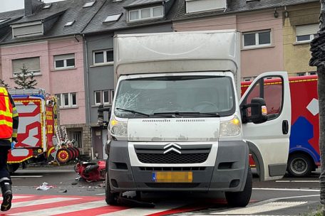 Howald / Schwerer Verkehrsunfall: Rollerfahrerin wird lebensbedrohlich verletzt