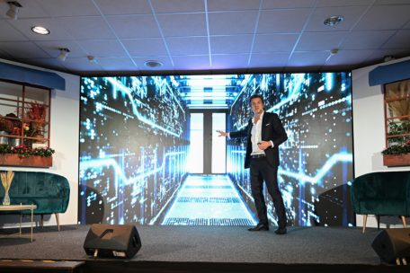 B&uuml;hne frei f&uuml;r Nils M&uuml;ller