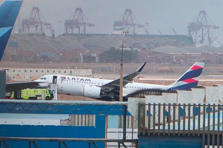 Peru / Flugzeug kollidiert auf Startbahn mit Löschfahrzeug – zwei Menschen sterben