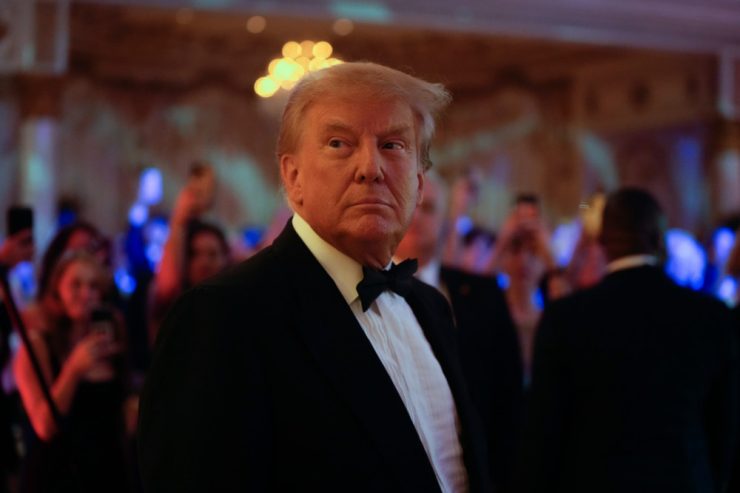 Soziale Medien / Elon Musk lässt Donald Trumps Twitter-Account entsperren