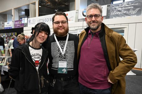  „Aner Welten“ ist eine neue Online-Publikation über luxemburgische spekulative Belletristik … mit Joy-Division-T-Shirt ist man schon mal auf der gewonnenen Seite 