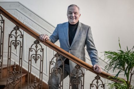 Porträt / Der Escher Protokollbeauftragte Dominique Vitali ist auf vielen Bühnen zu Hause