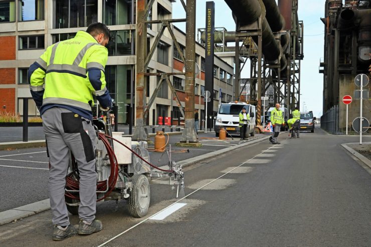 Infrastruktur / Eröffnung der Fahrradbrücke naht: Jetzt wurden in Belval erste Radwege markiert