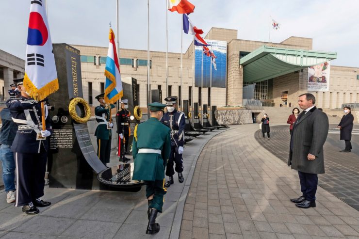 Südkorea / In der Geschichte vereint: Erbgroßherzog Guillaume besucht „War Memorial“ in Seoul