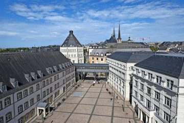 Prozess / Heftige Vorwürfe: Ex-Leiterin einer „Crèche“ soll Personal und Kinder misshandelt haben