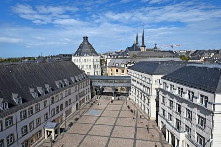 Prozess / Heftige Vorwürfe: Ex-Leiterin einer „Crèche“ soll Personal und Kinder misshandelt haben
