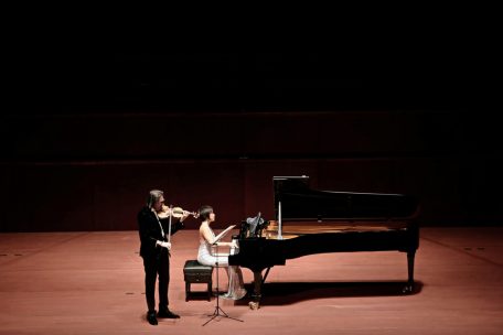 Alain spannt den Bogen / Viel Routine, wenig Seele: Vollbesetzter Saal bei Leonid Kavakos und Yuja Wang