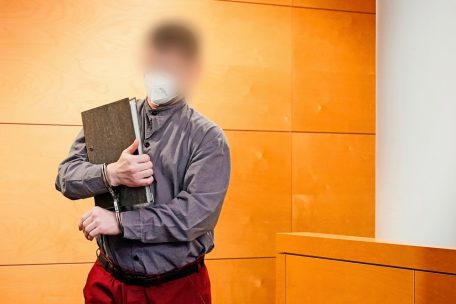 Deutschland / Menschen als „Beute“: Lebenslang für Todesschüsse auf zwei Polizisten