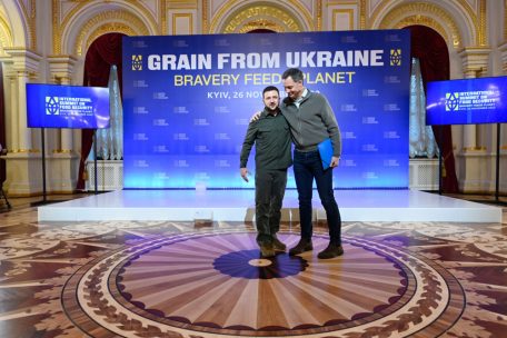 Putins Krieg / Selenskyj begrüßt deutsche Völkermord-Einstufung