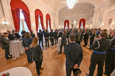 Aus dem Festsaal im &bdquo;Cercle Cit&eacute;&ldquo; wurde am Donnerstagmorgen ein &bdquo;Pompjeessall&ldquo;: Das CGDIS traf sich zum ersten nationalen &bdquo;B&auml;erbelendag&ldquo;.